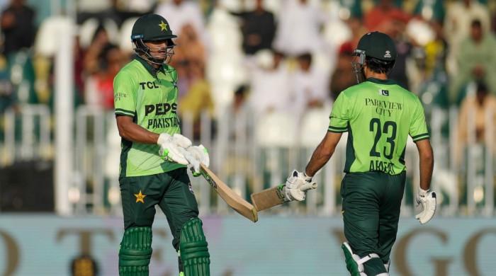 Hasan Nawaz, Arafat Minhas fifties lift Pakistan to 302 against England