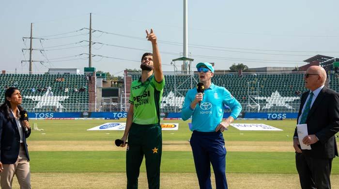 England opt to field first against Pakistan in second ODI tri-series match