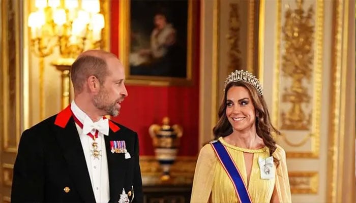 Kate Middleton makes yellow the colour of the season, joining Prince William at state banquet
