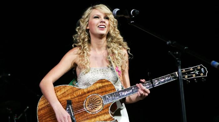 Taylor Swift sparks 'Debut (TV)' speculations with new social media update