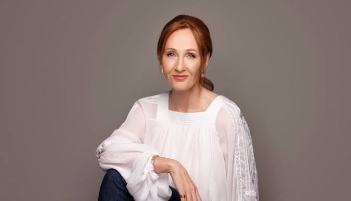 J.K. Rowling publishes essay defending trans views: “Havent changed”