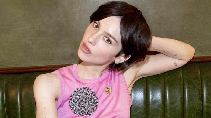 Gracie Abrams dishes on preparing for 'SNL' Halloween show