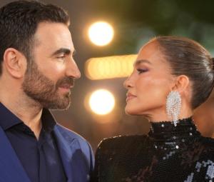 Jennifer Lopez's romance with Brett Goldstein raises red flags 