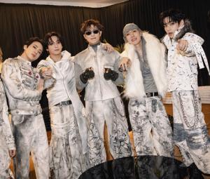 Jimin shocks fans, bids goodbye to blonde locks for BTS Argentina shows
