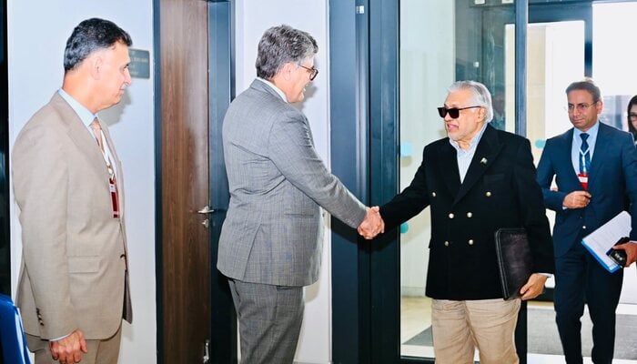 DPM Ishaq Dar is received by officials in Turkish capital Istanbul on October 23, 2026. — X@ForeignOfficePk