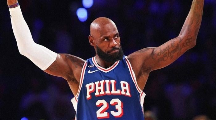 LeBron records largest rally of his career in Sixers' 114-106 win in home opener