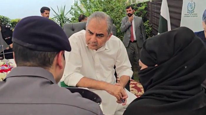Naqvi warns women against sharing photos amid surge in cybercrime