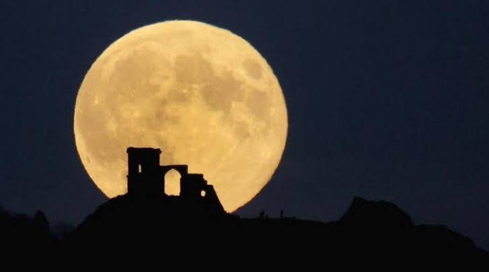 Hunter's Moon peaks early Monday, October 26: Here's when to see it