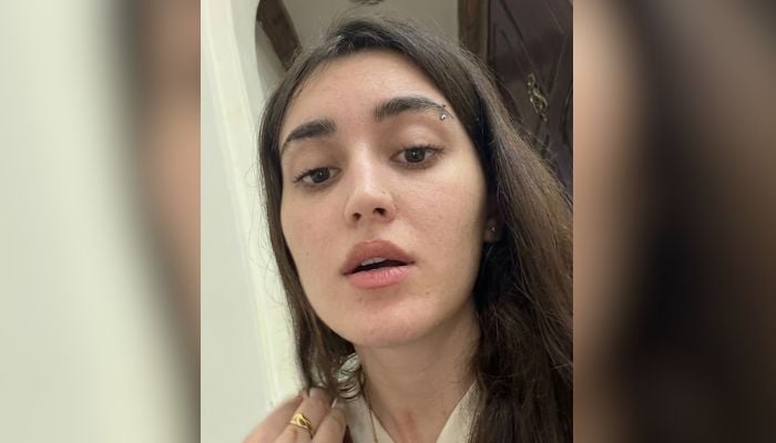 Azeri woman, Diana, speaks in a video. — X@MurtazaViews