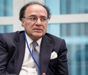 FinMin Aurangzeb urges business reforms, higher productivity to compete globally