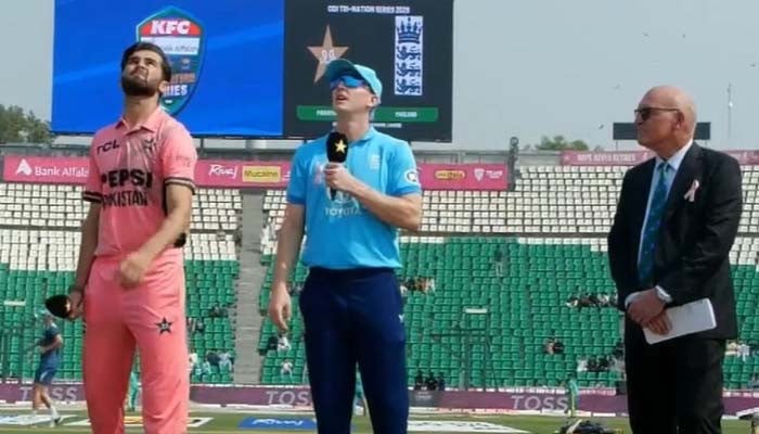 Pakistan win toss, opt to bowl first against England in fourth ODI tri-series match