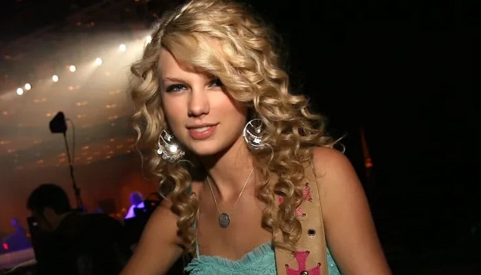 Taylor Swift’s producer shares behind-the-scenes photos from debut album
