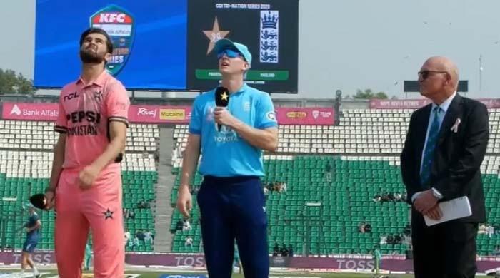 Pakistan win toss, opt to bowl first against England in fourth ODI tri-series match