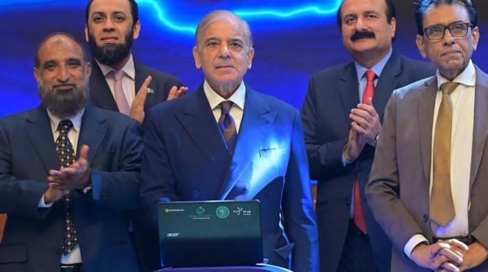 PM Shehbaz launches scheme to distribute 500,000 Chromebooks to students