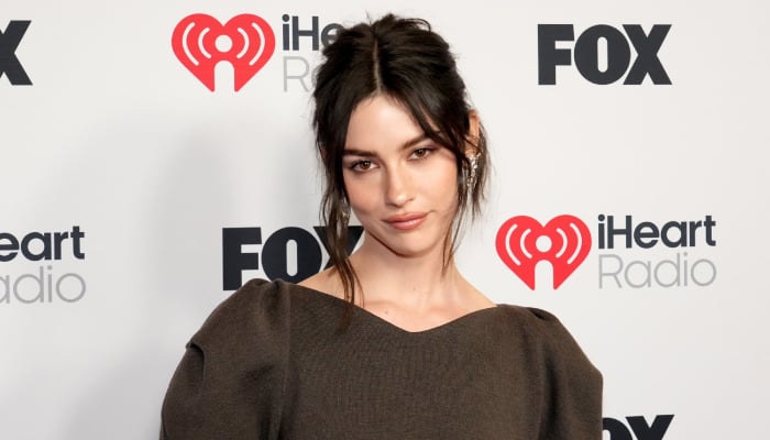 Gracie Abrams sends fans wild with cryptic clues amid DFH (deluxe) buzz