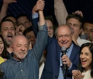 Brazil's Lula wins historic 4th term, rebuffing right-wing wave and Trump's regional agenda