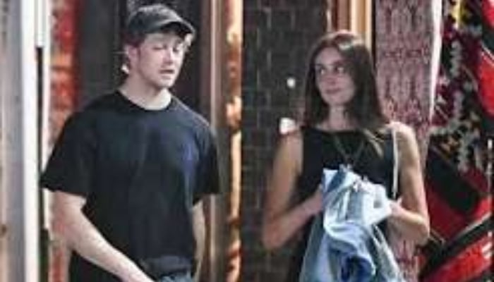 Joe Alwyn makes new appearance with Mary Beth Barone after rumours
