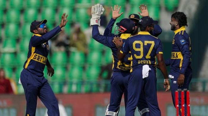 Tri-series: Sri Lanka beat Pakistan by eight wickets to reach final