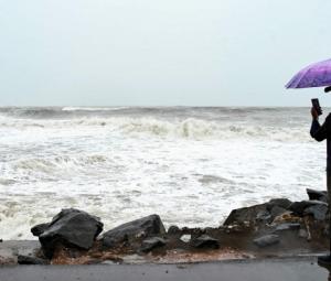 India orders evacuations as Cyclone Arnab looms