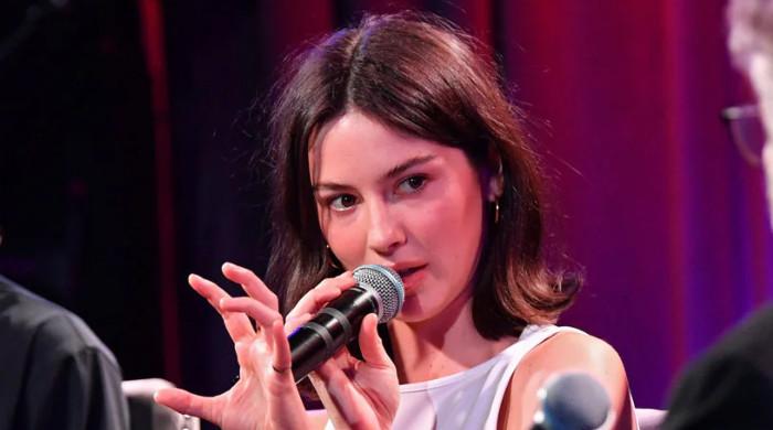 Gracie Abrams announces brand new song ahead of 'SNL' performance
