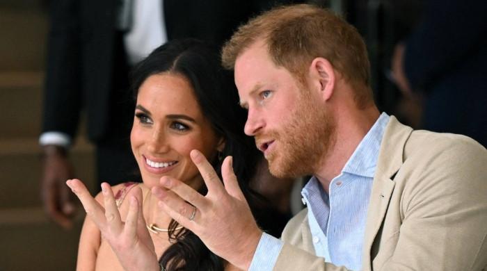 Prince Harry asks for one more 'chance' as Meghan packs bags