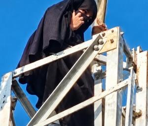 Indian woman climbs 100-foot tower to marry lover, comes down after online nikah